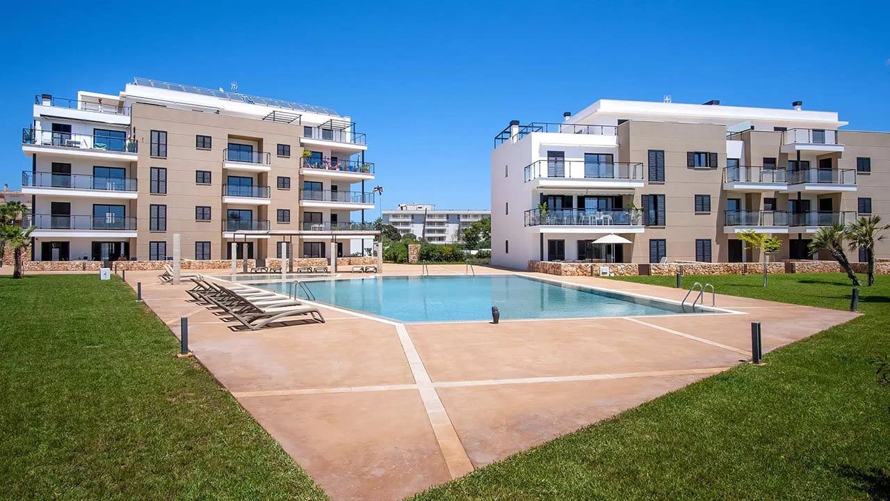 Ático de 2 habitaciones en Sa Coma en venta con piscina garaje - 545.000 € (Ref: 9683287)