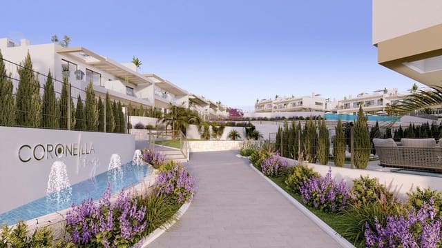 3 makuuhuone Kattohuoneisto myytävänä paikassa Torrevieja mukana uima-altaan 
autotalli - 386 000 € (Ref: 9705915)