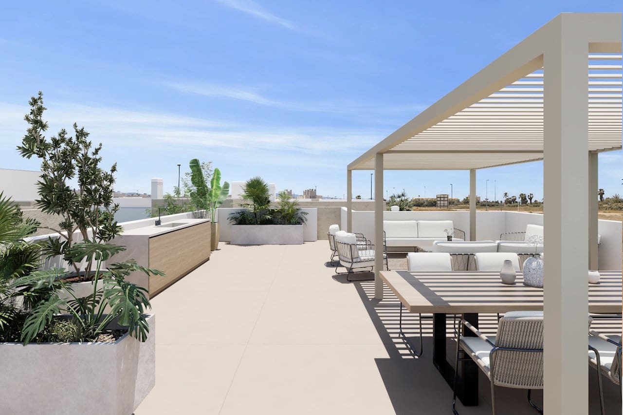 3 soveværelse Villa til salg i Los Alcazares med swimmingpool garage - € 599.000 (Ref: 9722631)