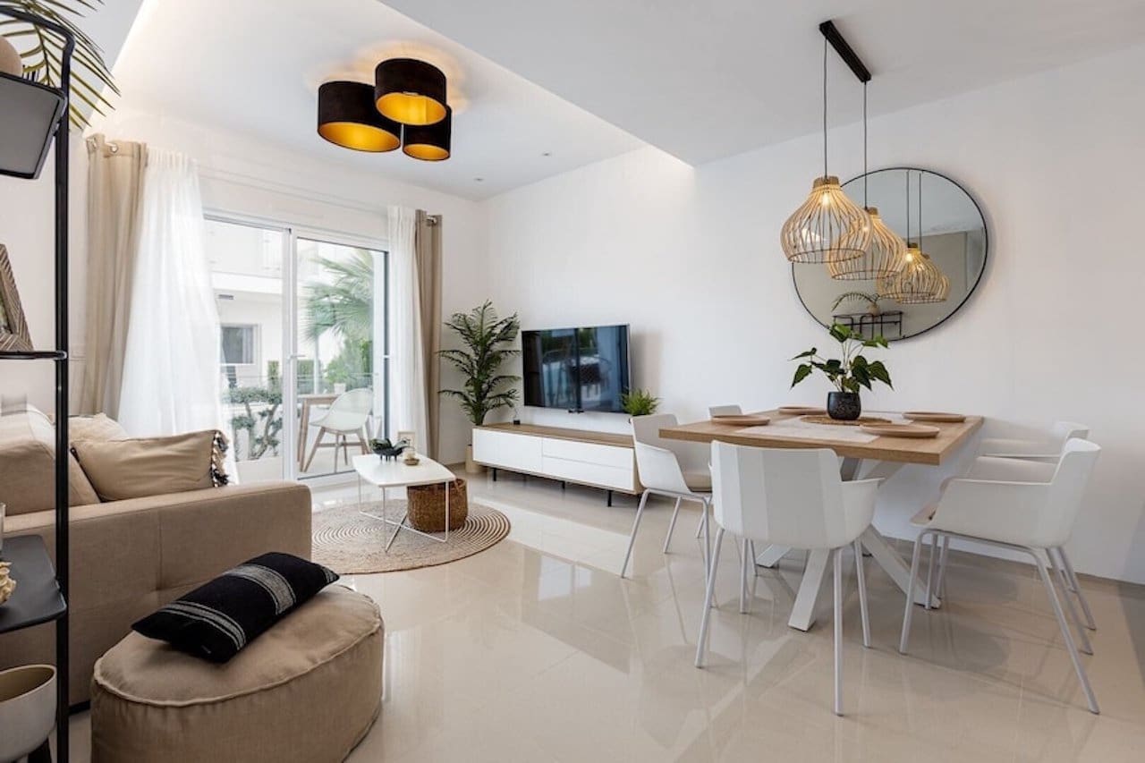 2 soveværelse Lejlighed til salg i Ciudad Quesada med swimmingpool garage - € 299.000 (Ref: 9787546)