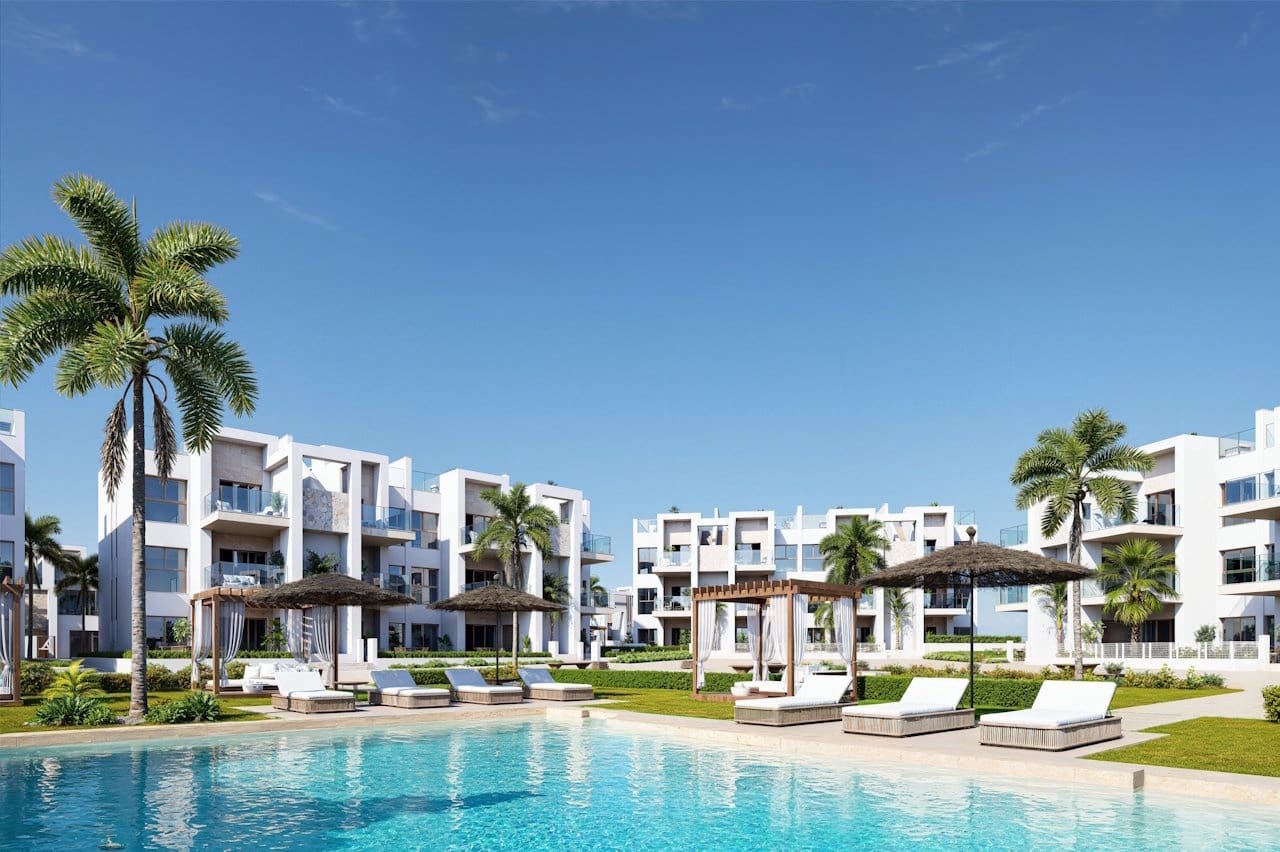 2 soverom Penthouse til salgs i Los Alcazares med svømmebasseng garasje - € 369 000 (Ref: 9848205)