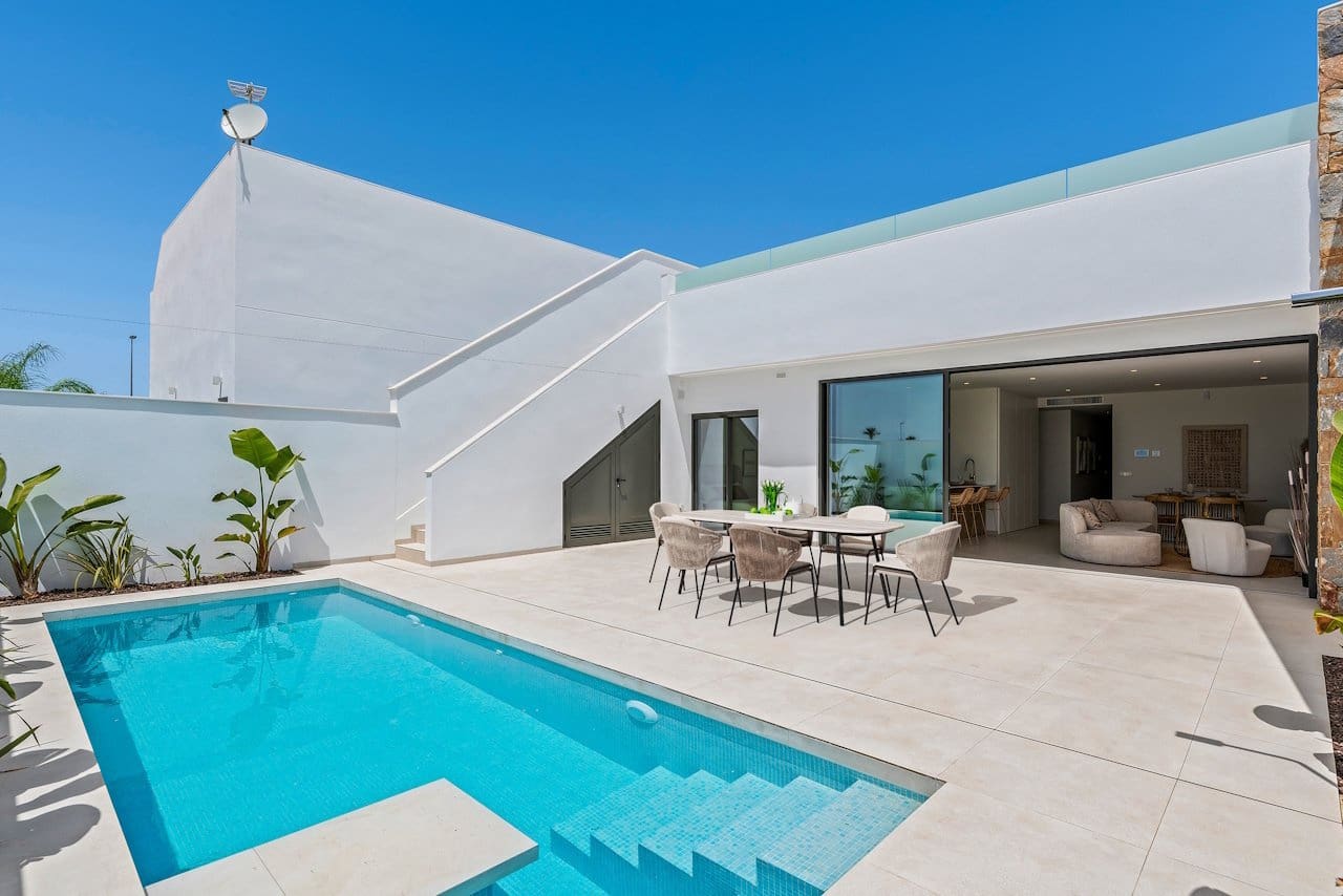 3 bedroom Villa for sale in Los Alcazares with pool garage - € 499,900 (Ref: 9874172)