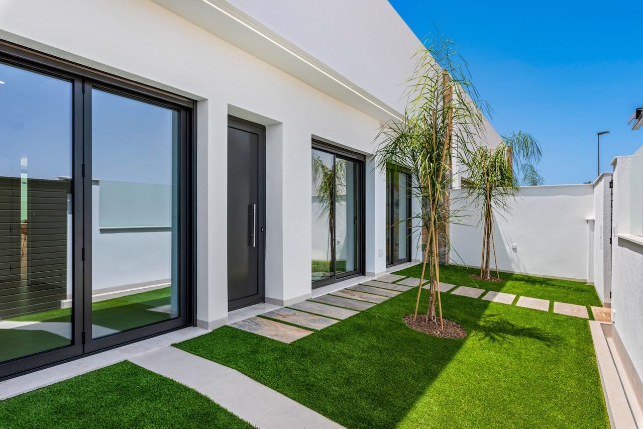 3 bedroom Villa for sale in Los Alcazares with pool garage - € 499,900 (Ref: 9874172)