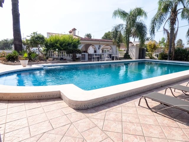 4 slaapkamer Villa te koop in Daimes, Elche / Elx met zwembad - € 475.000 (Ref: 9491748)