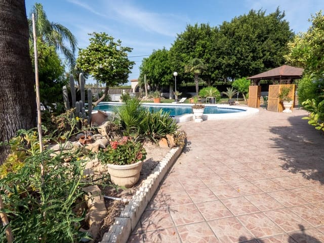 4 slaapkamer Villa te koop in Daimes, Elche / Elx met zwembad - € 475.000 (Ref: 9491748)