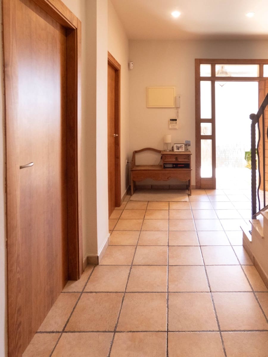 4 bedroom Villa for sale in Valverde with pool - € 589,900 (Ref: 9491751)