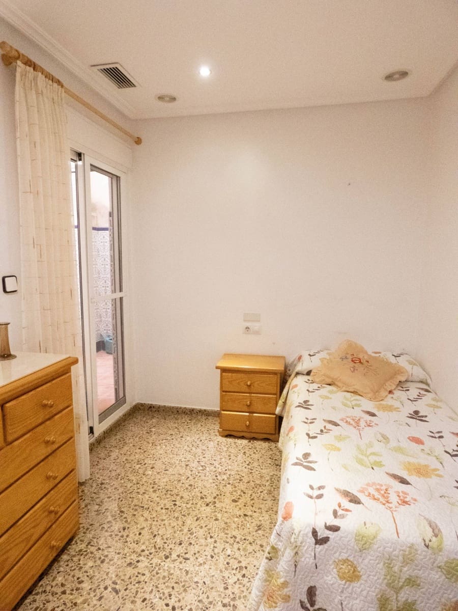 3 bedroom Flat for sale in Elche / Elx with garage - € 178,500 (Ref: 9491756)