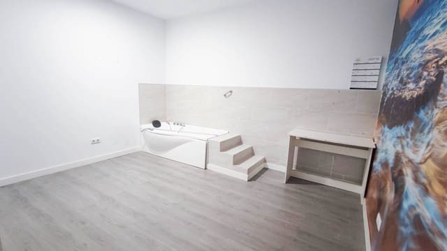 Commercieel te huur in Elche / Elx - € 800 (Ref: 9491757)