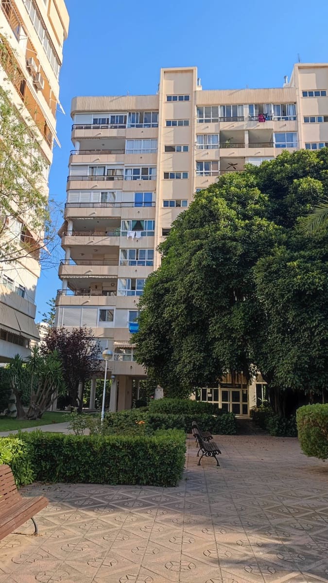 3 makuuhuone Asunto myytävänä paikassa Playa de San Juan mukana uima-altaan 
autotalli - 569 000 € (Ref: 9491759)