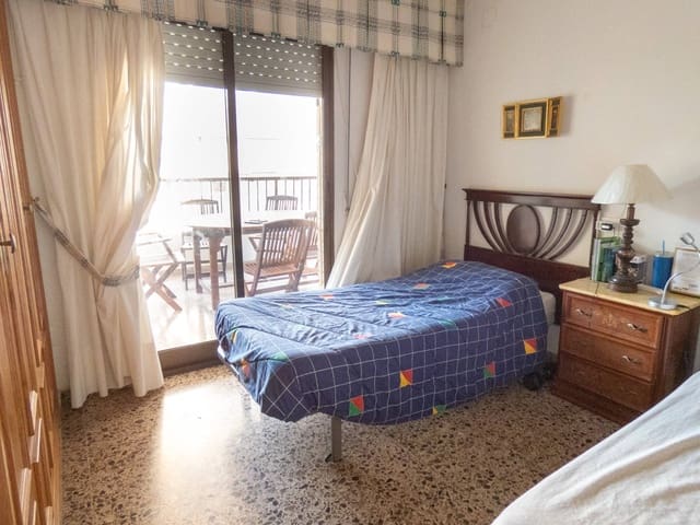 3 makuuhuone Asunto myytävänä paikassa Playa de San Juan, Alicante kaupunki mukana uima-altaan 
autotalli - 569 000 € (Ref: 9491759)