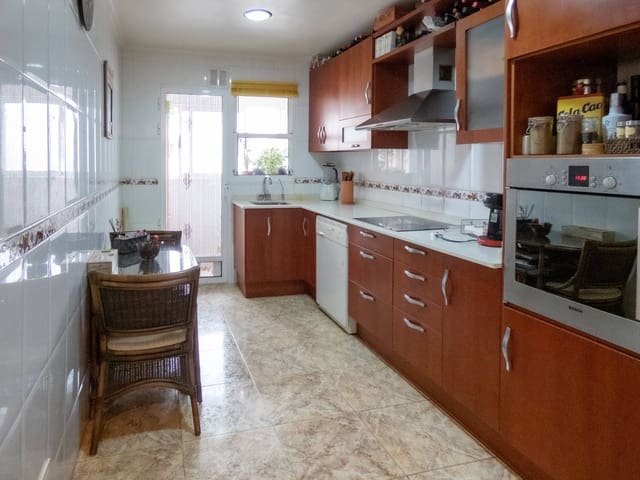 3 slaapkamer Flat te koop in Altabix, Elche / Elx met garage - € 220.000 (Ref: 9491760)