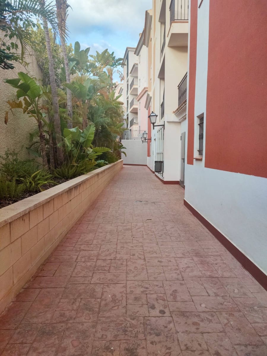 2 bedroom Flat for sale in Muchamiel / Mutxamel with pool - € 194,000 (Ref: 9491767)