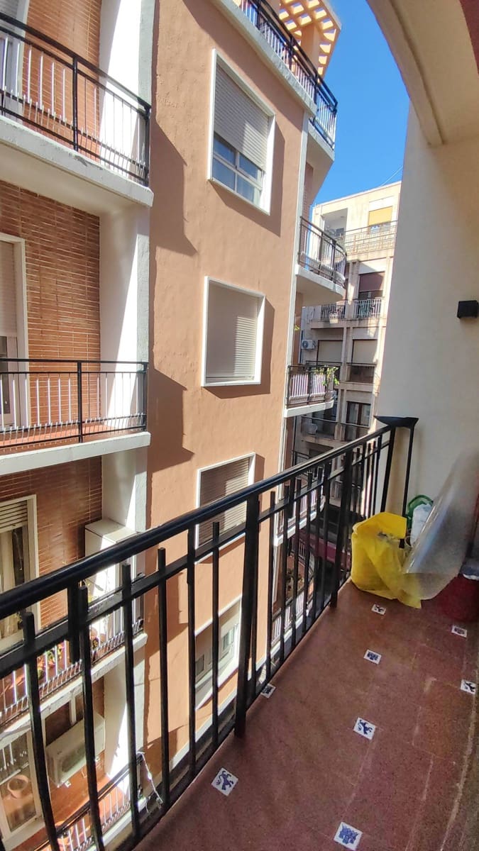 2 bedroom Flat for rent in Elche / Elx - € 1,200 (Ref: 9491768)
