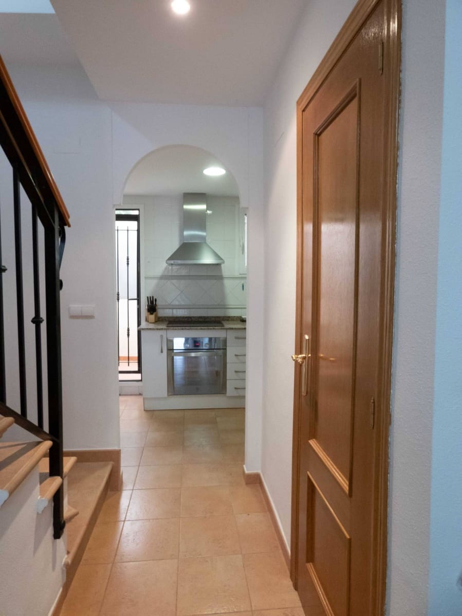 3 slaapkamer Rijtjeshuis te koop in Muchamiel / Mutxamel met zwembad - € 220.000 (Ref: 9530841)