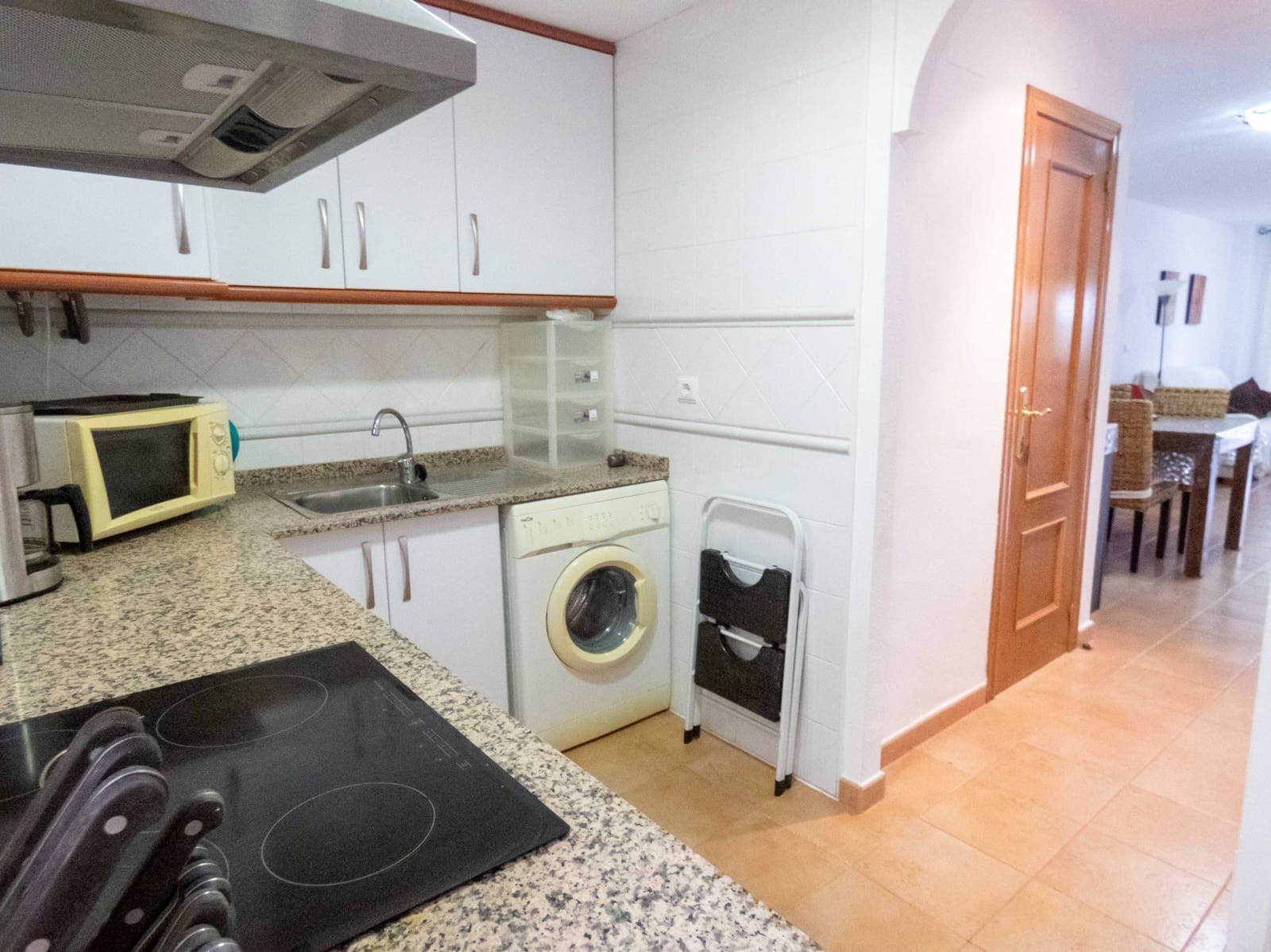 3 slaapkamer Rijtjeshuis te koop in Muchamiel / Mutxamel met zwembad - € 220.000 (Ref: 9530841)