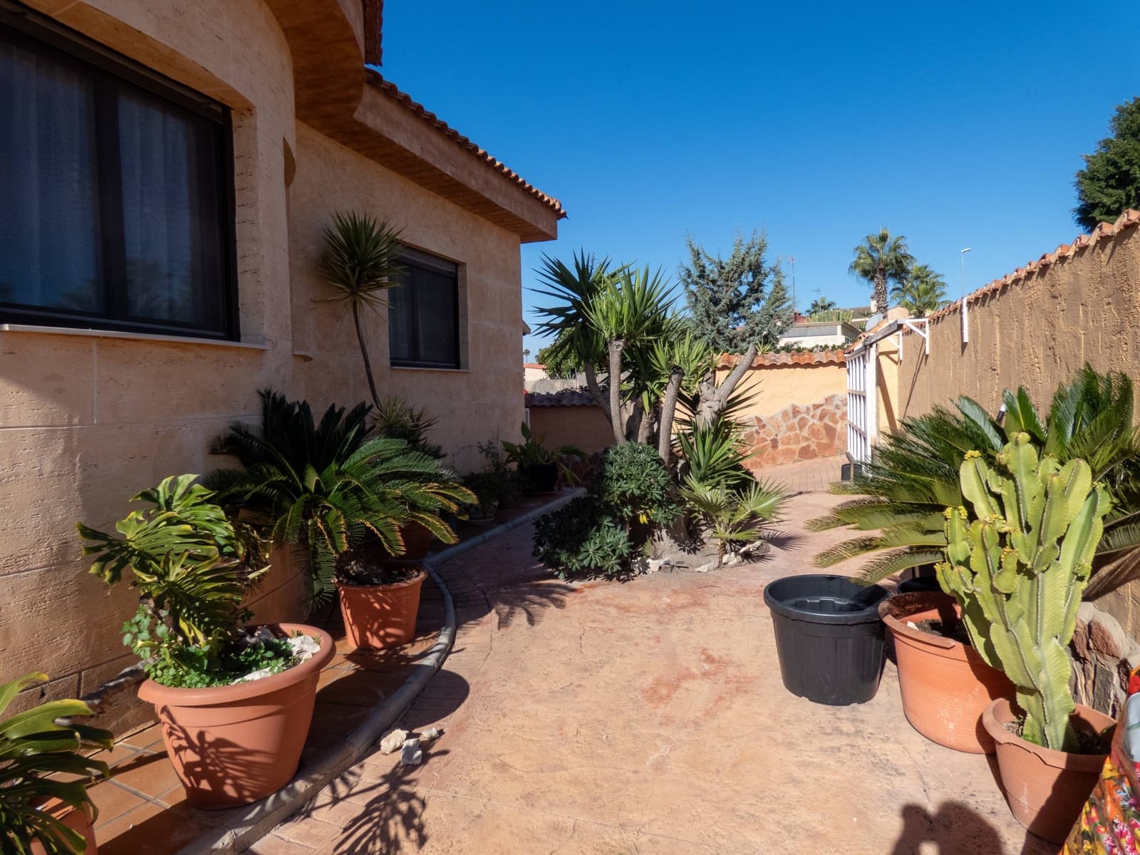 Chalet de 4 habitaciones en San Fulgencio en venta con piscina garaje - 630.000 € (Ref: 9543834)