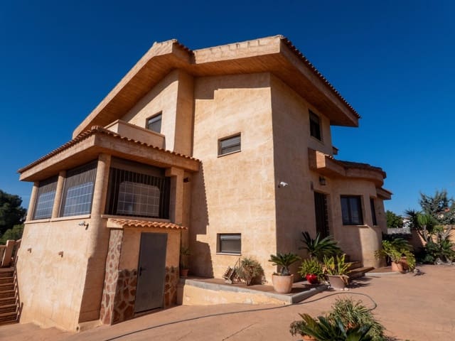 Chalet de 4 habitaciones en San Fulgencio en venta con piscina garaje - 630.000 € (Ref: 9543834)
