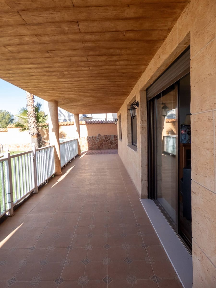 Chalet de 4 habitaciones en San Fulgencio en venta con piscina garaje - 630.000 € (Ref: 9543834)