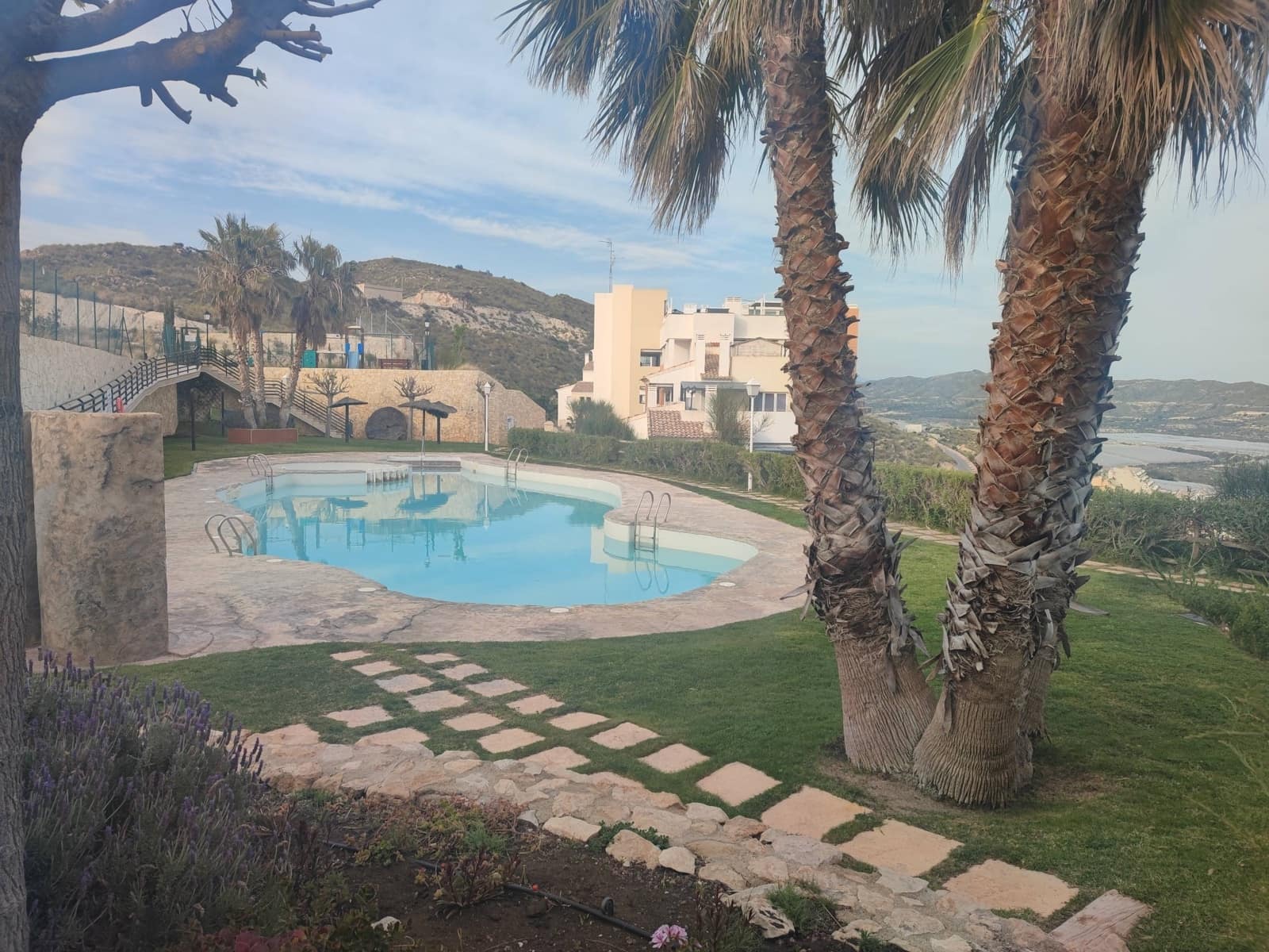 2 slaapkamer Flat te koop in Muchamiel / Mutxamel met zwembad - € 262.000 (Ref: 9732408)