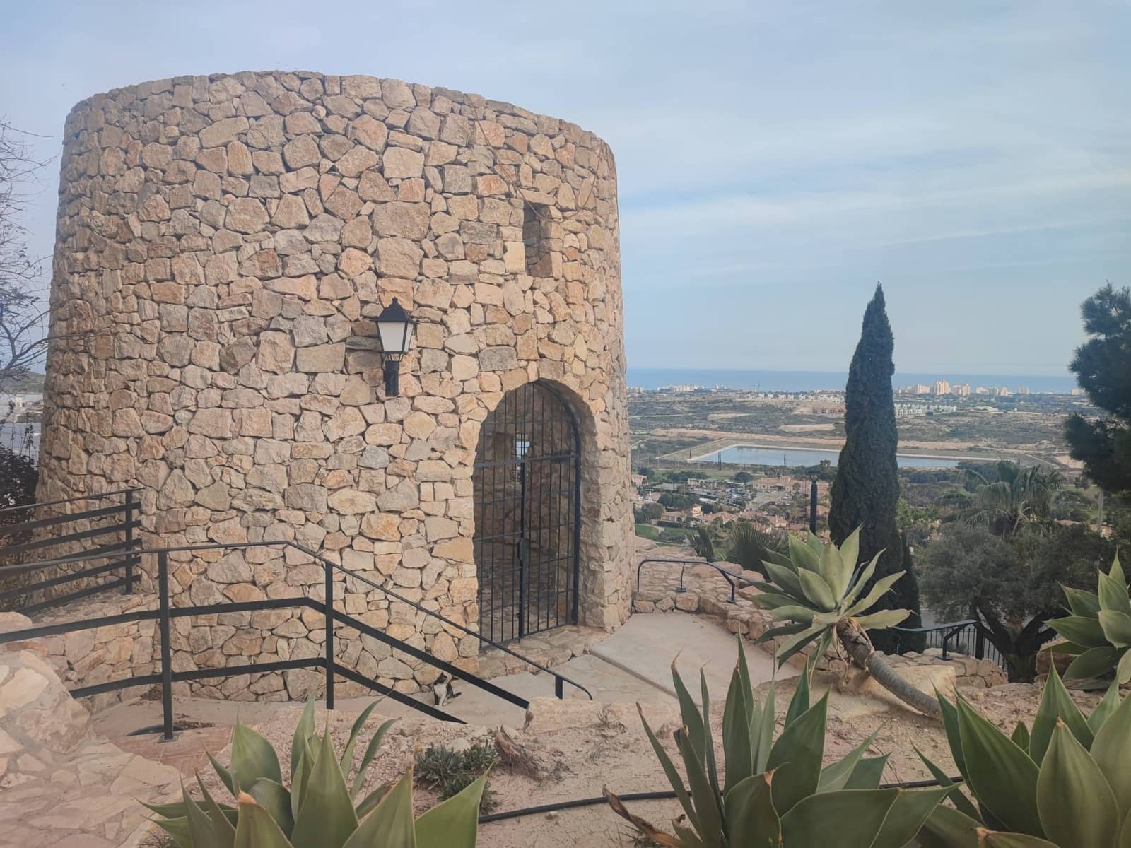 2 slaapkamer Flat te koop in Muchamiel / Mutxamel met zwembad - € 262.000 (Ref: 9732408)