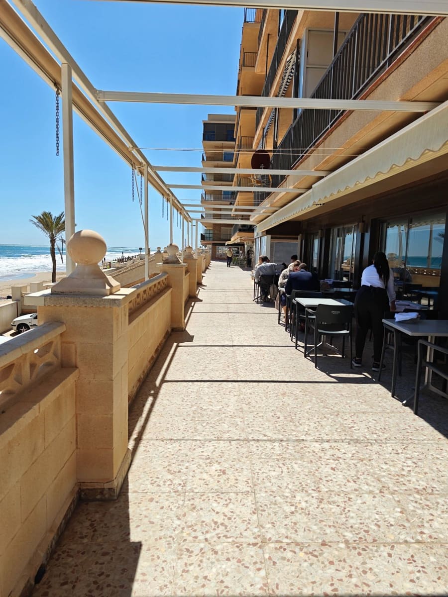 3 soveværelse Lejlighed til salg i Arenales del Sol - € 165.000 (Ref: 9735770)