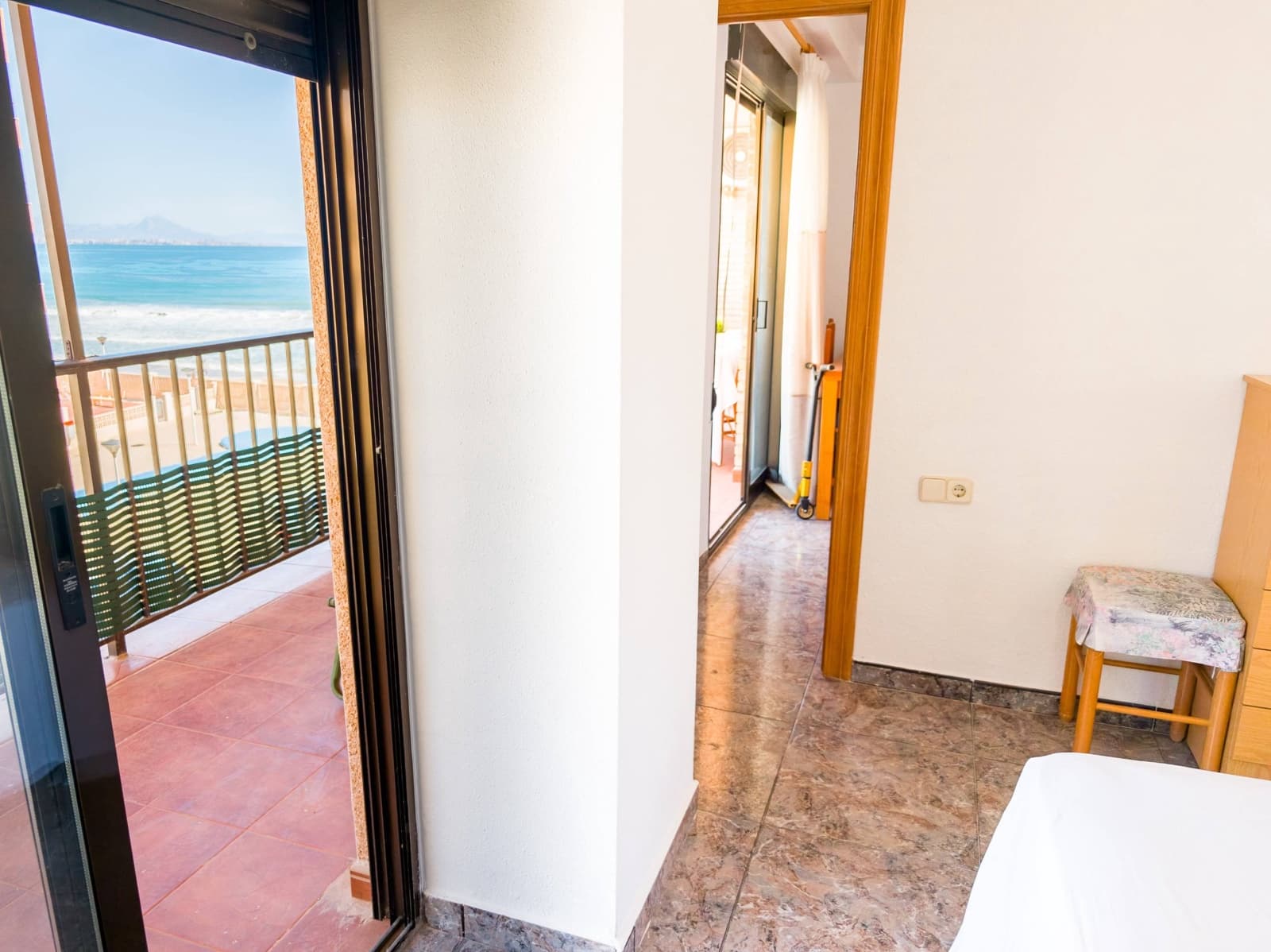 3 soveværelse Lejlighed til salg i Arenales del Sol - € 165.000 (Ref: 9735770)