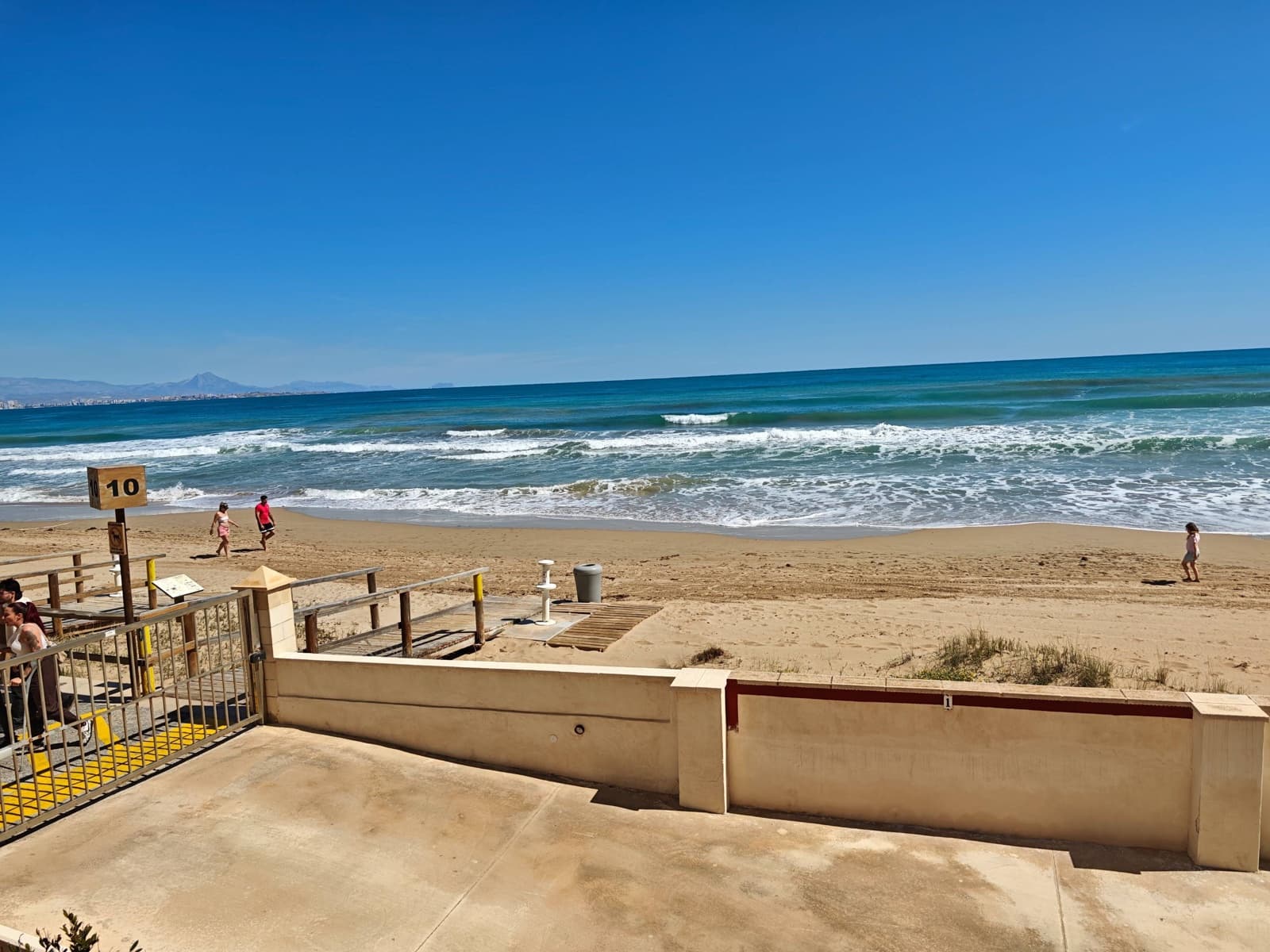 3 soveværelse Lejlighed til salg i Arenales del Sol - € 165.000 (Ref: 9735770)