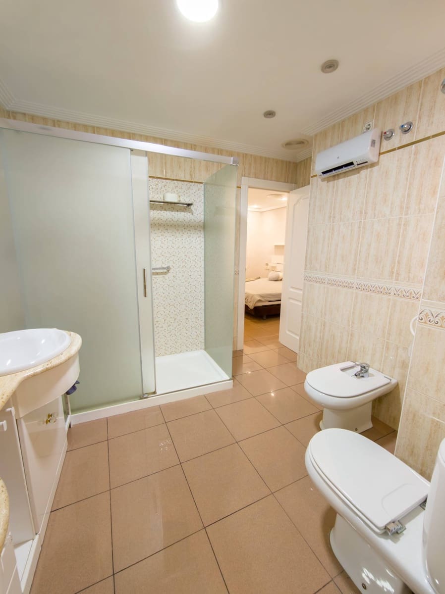 3 sovrum Lägenhet att hyra i Elche / Elx - 950 € (Ref: 9797319)