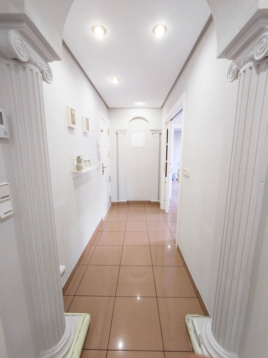 3 sovrum Lägenhet att hyra i Elche / Elx - 950 € (Ref: 9797319)