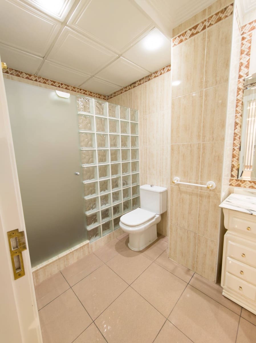 3 sovrum Lägenhet att hyra i Elche / Elx - 950 € (Ref: 9797319)