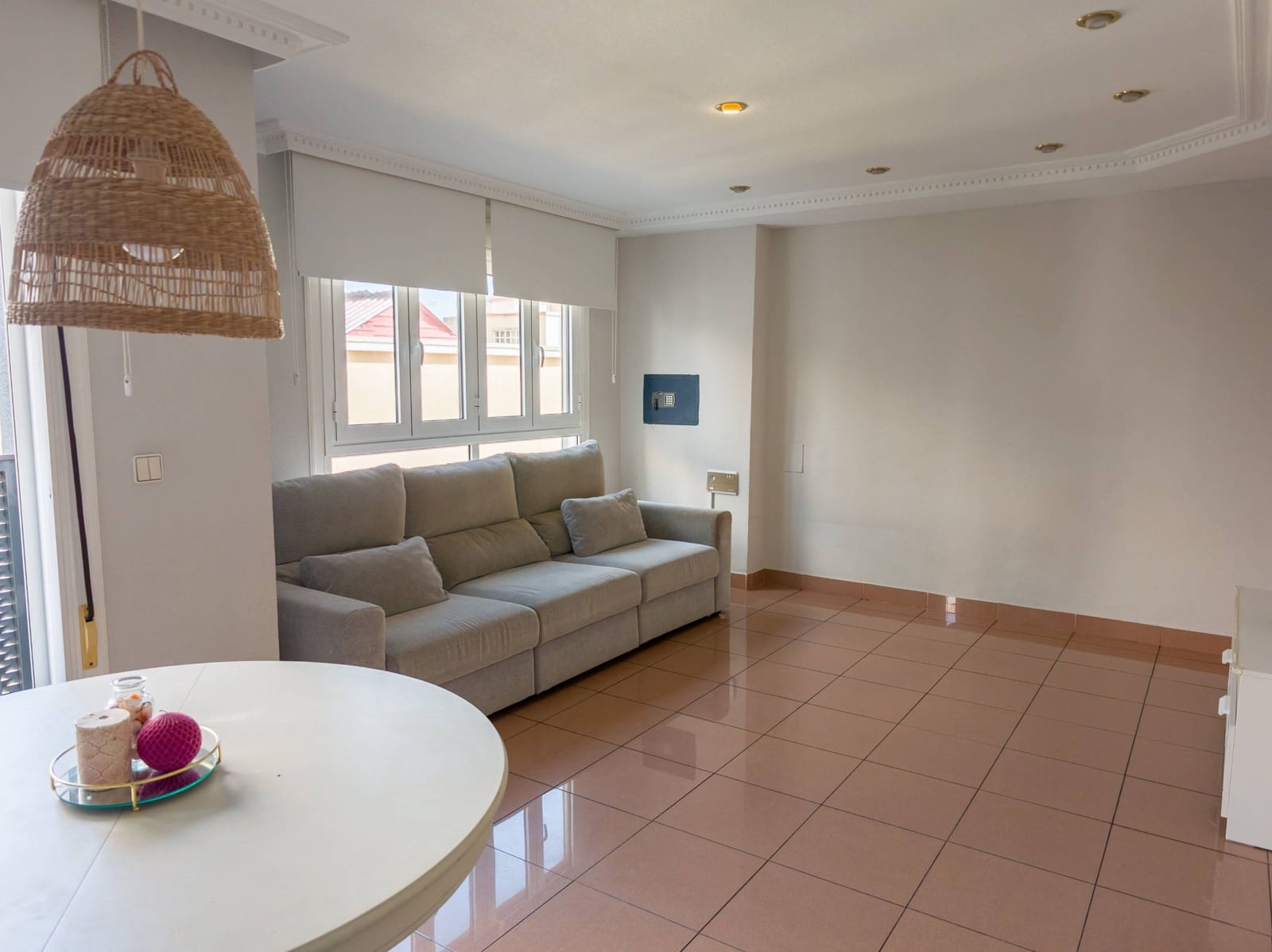 3 sovrum Lägenhet att hyra i Elche / Elx - 950 € (Ref: 9797319)