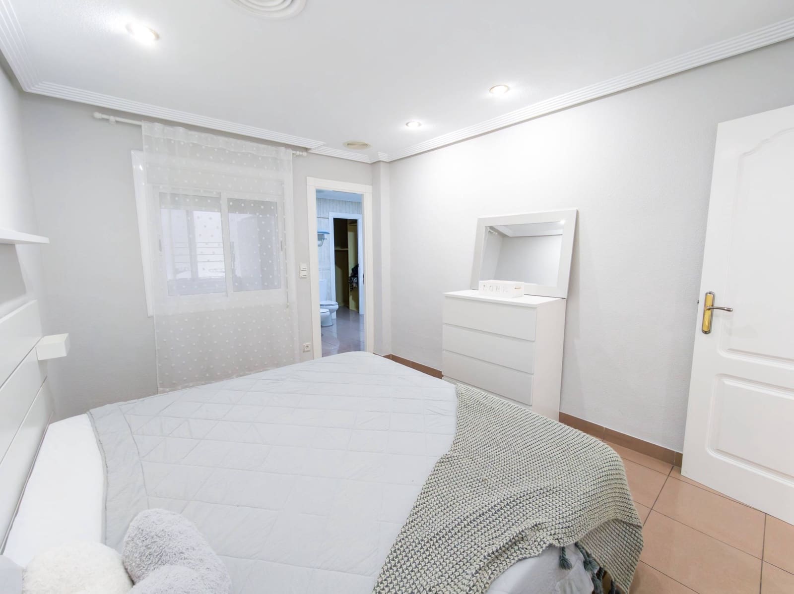 3 sovrum Lägenhet att hyra i Elche / Elx - 950 € (Ref: 9797319)