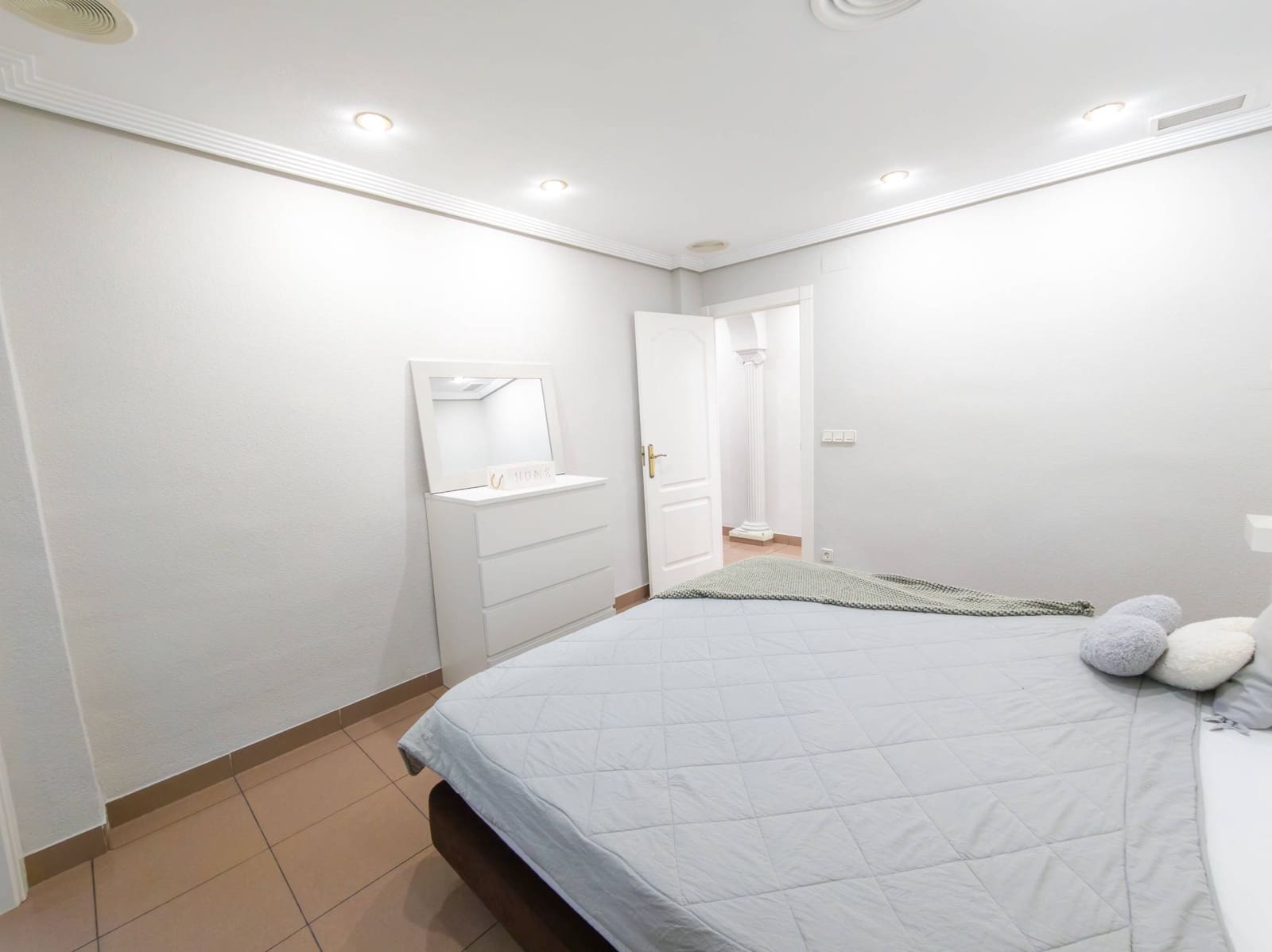 3 sovrum Lägenhet att hyra i Elche / Elx - 950 € (Ref: 9797319)