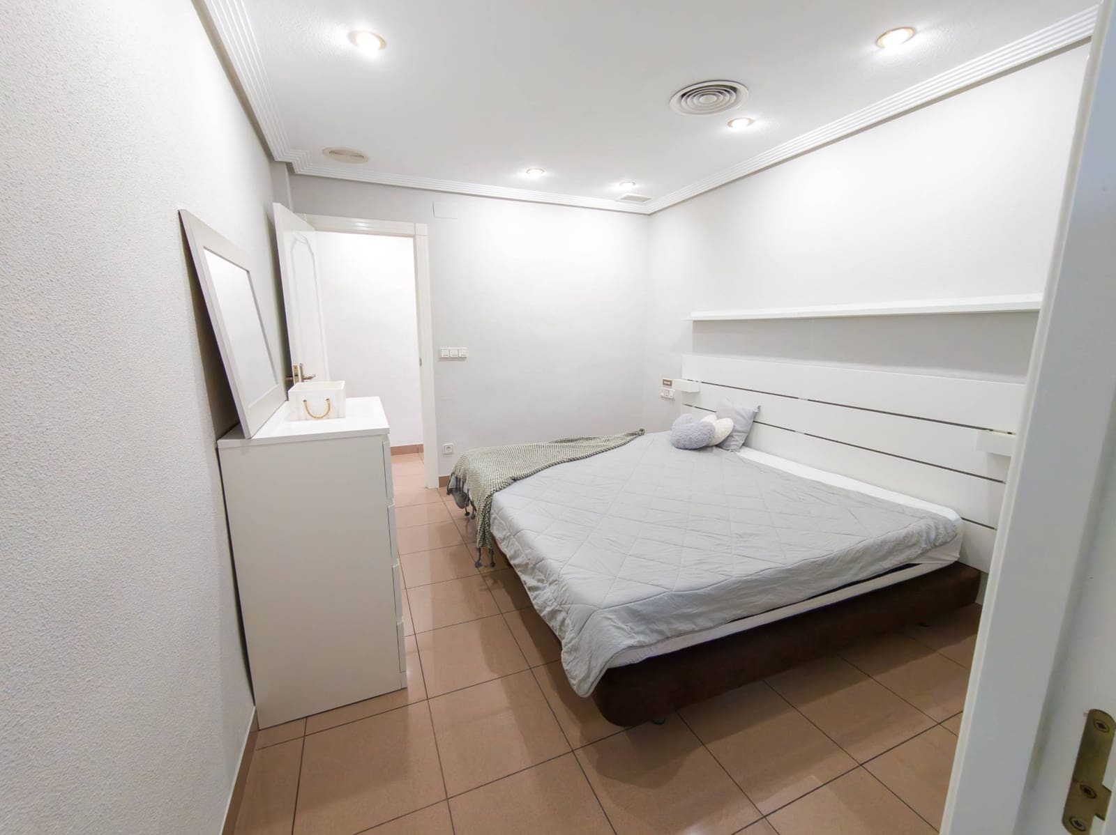 3 sovrum Lägenhet att hyra i Elche / Elx - 950 € (Ref: 9797319)