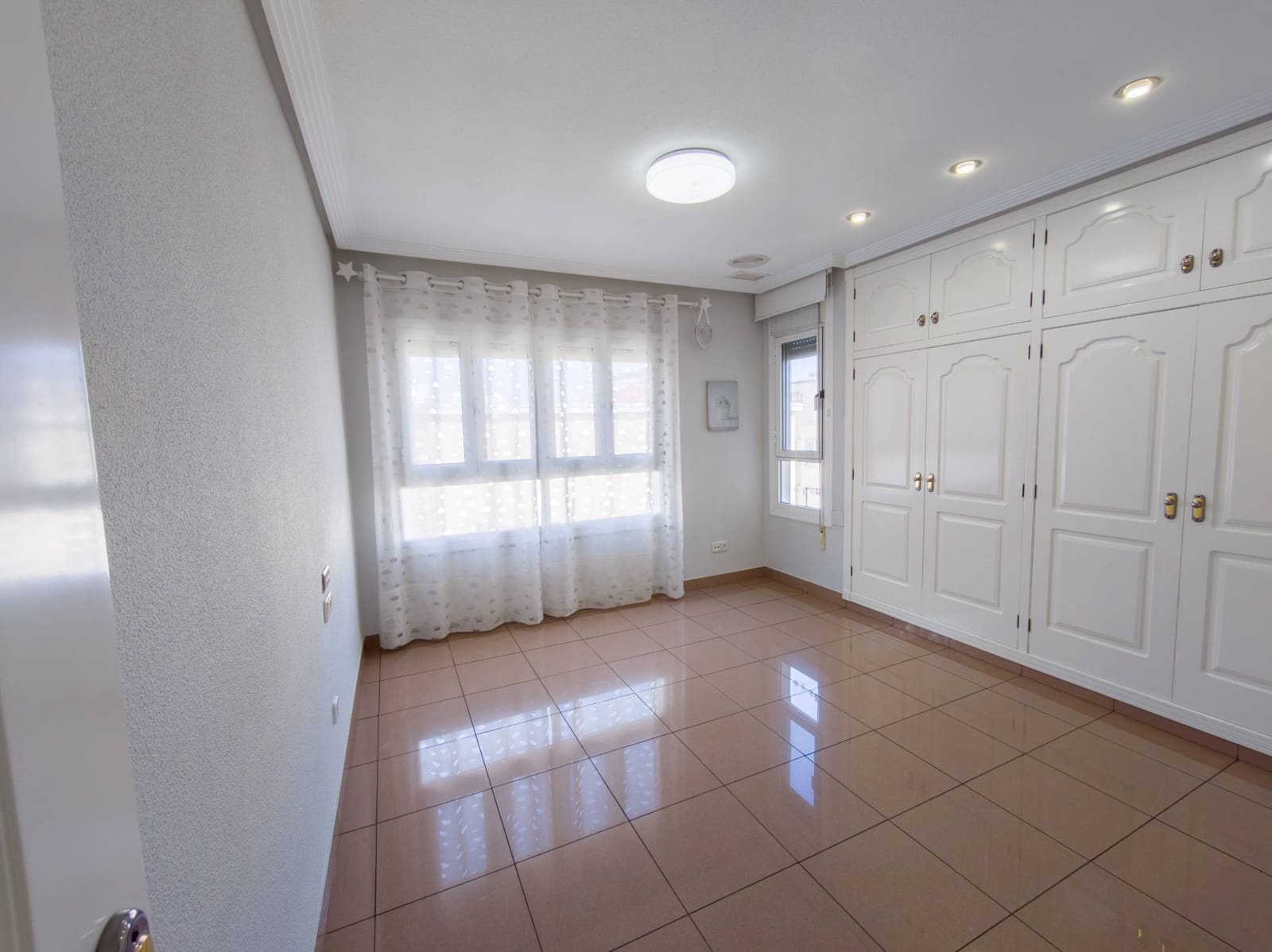 3 sovrum Lägenhet att hyra i Elche / Elx - 950 € (Ref: 9797319)