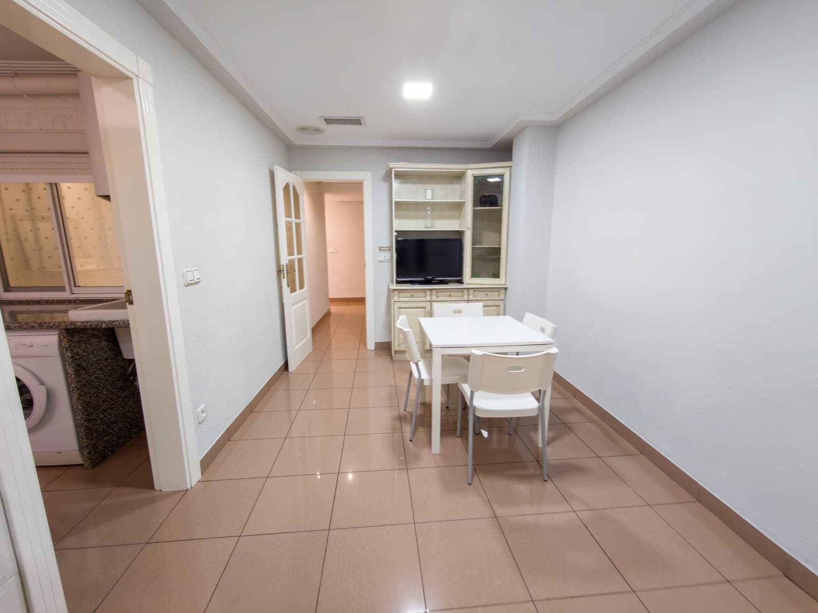 3 sovrum Lägenhet att hyra i Elche / Elx - 950 € (Ref: 9797319)