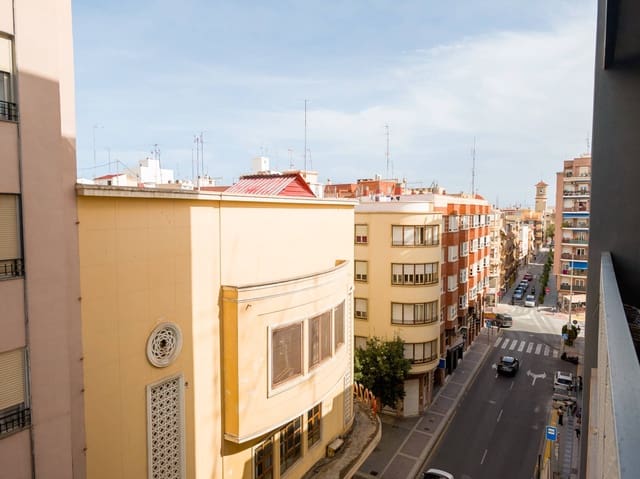 3 sovrum Lägenhet att hyra i Centro, Elche / Elx - 950 € (Ref: 9797319)