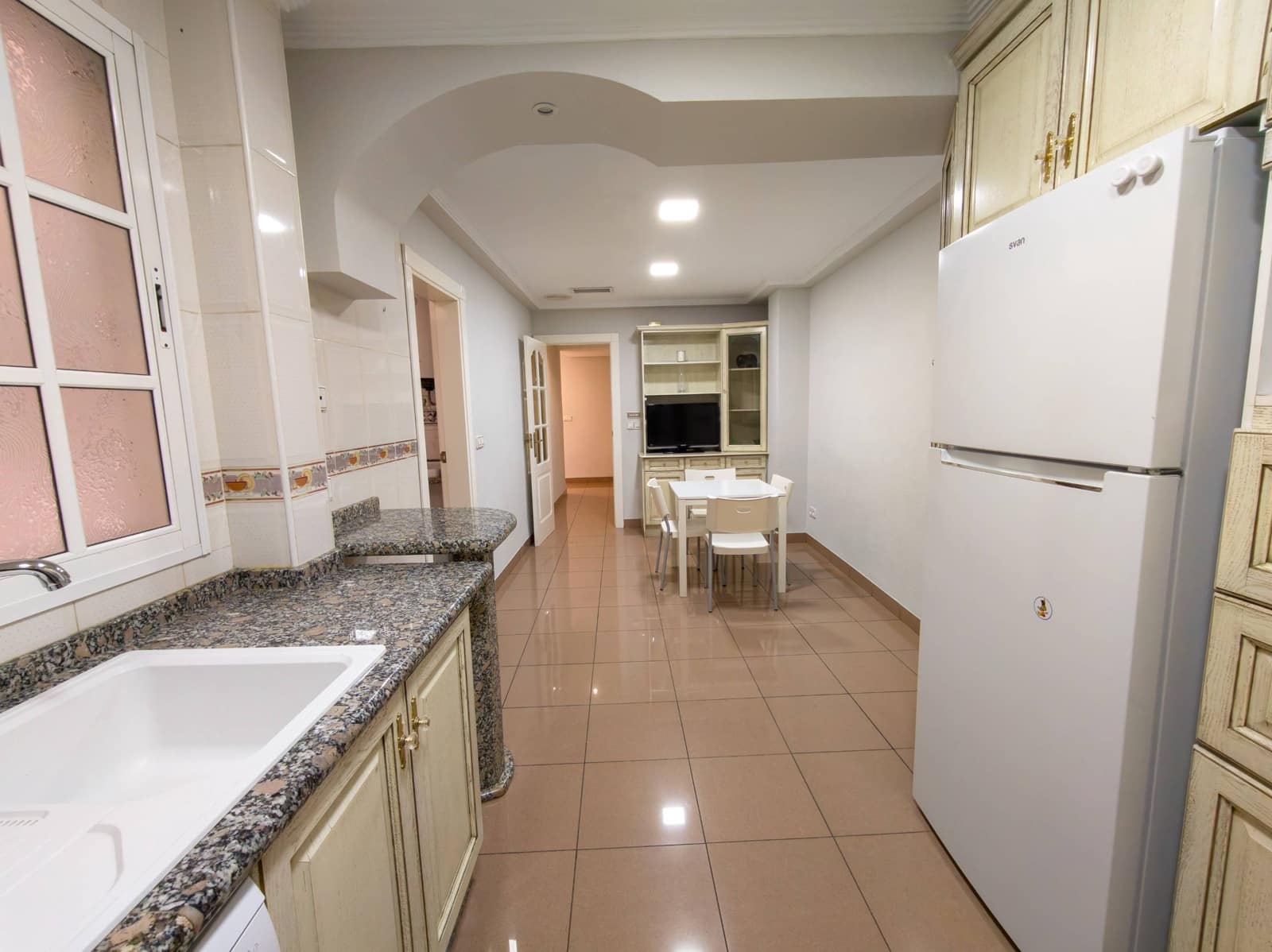 3 sovrum Lägenhet att hyra i Elche / Elx - 950 € (Ref: 9797319)