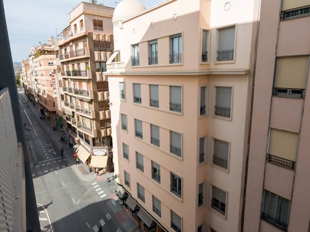 3 sovrum Lägenhet att hyra i Centro, Elche / Elx - 950 € (Ref: 9797319)