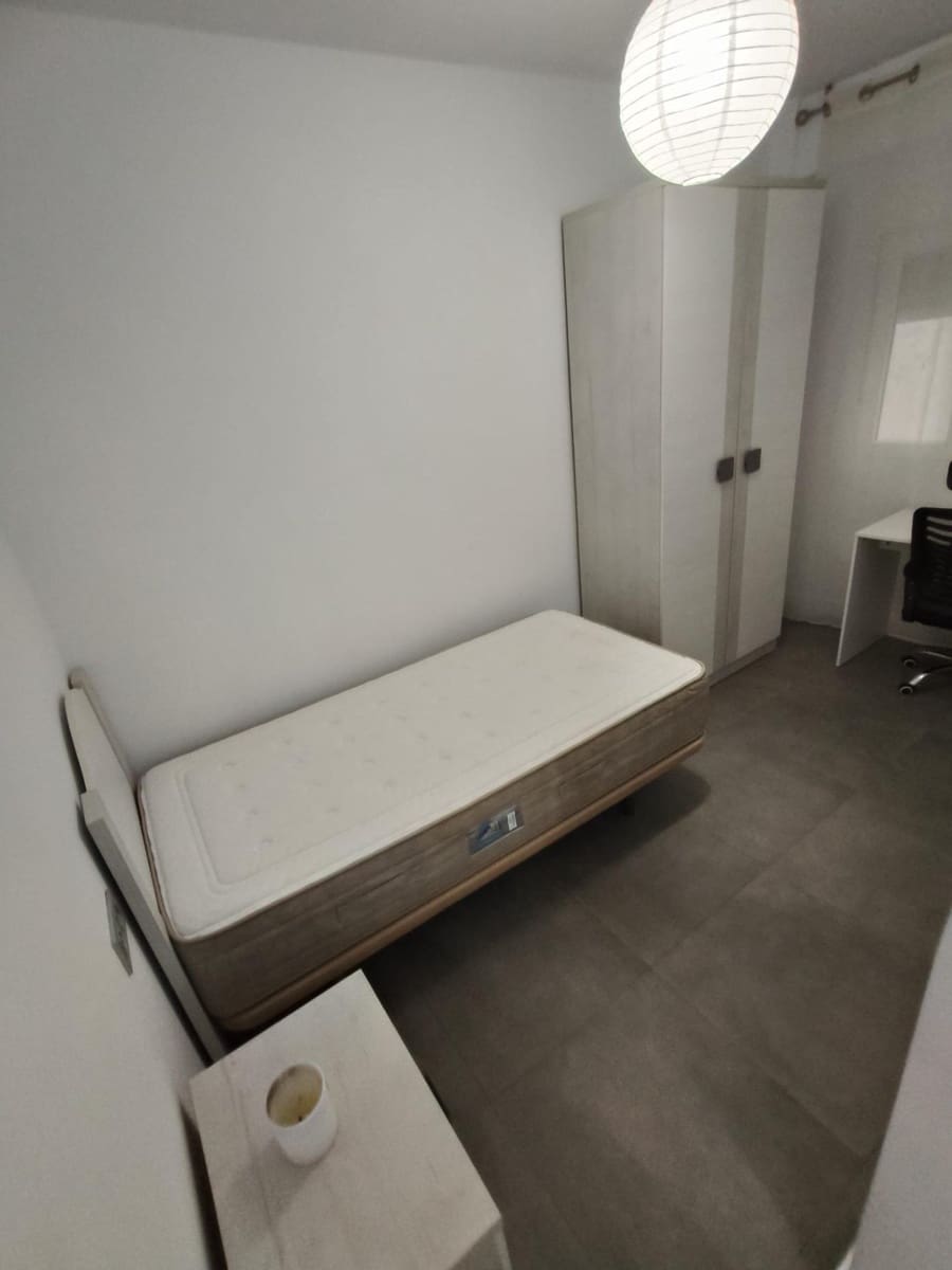 3 makuuhuone Asunto vuokrattavana paikassa Granada kaupunki - 300 € (Ref: 10185232)