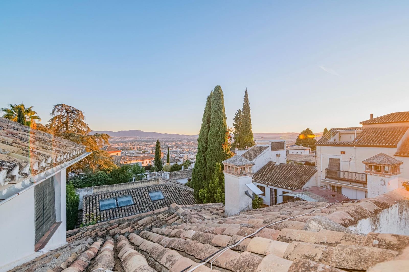 5 bedroom Townhouse for sale in Granada city with garage - € 478,000 (Ref: 10185233)
