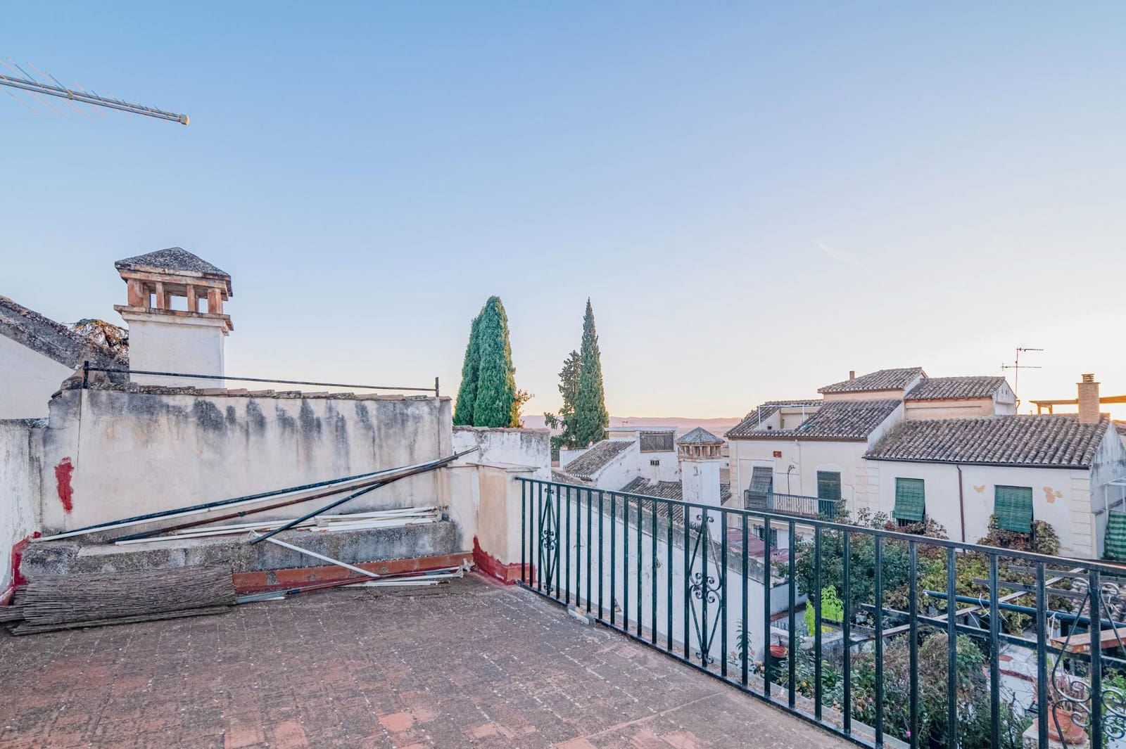 5 bedroom Townhouse for sale in Granada city with garage - € 478,000 (Ref: 10185233)