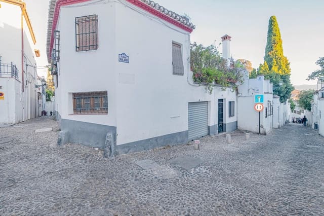 5 bedroom Townhouse for sale in Granada city with garage - € 478,000 (Ref: 10185233)