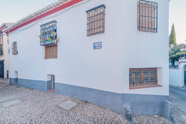 5 bedroom Townhouse for sale in Granada city with garage - € 478,000 (Ref: 10185233)