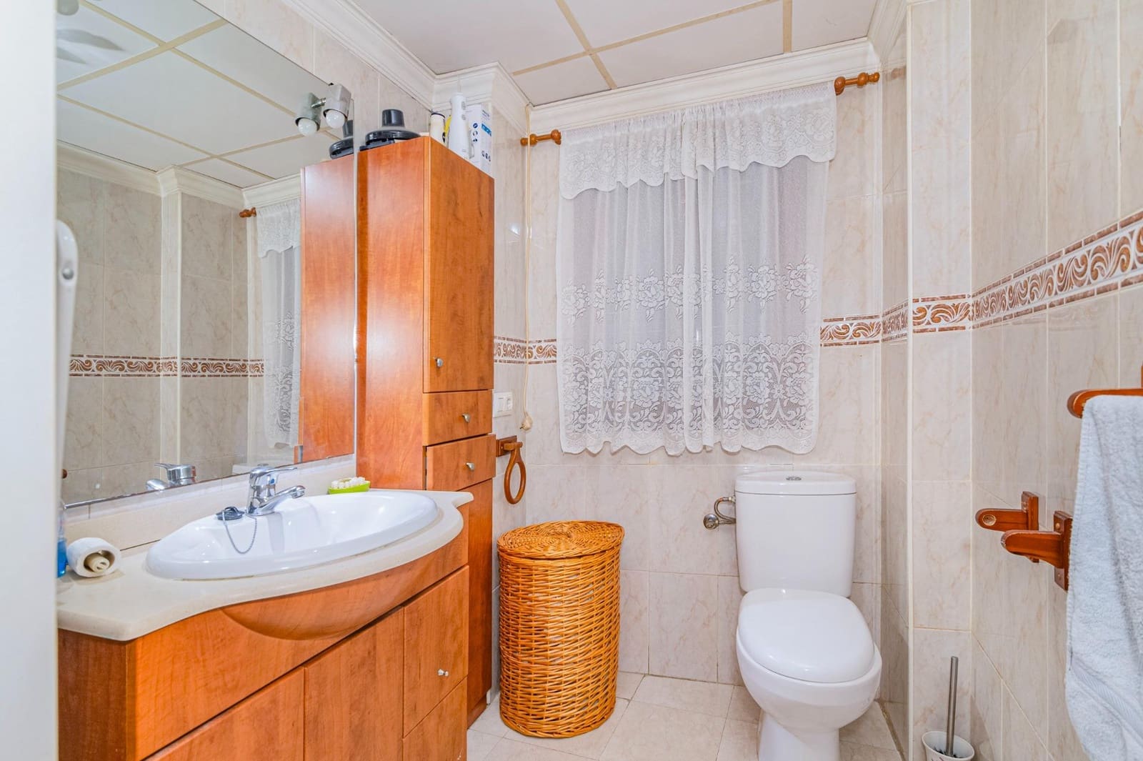 5 bedroom Townhouse for sale in Granada city with garage - € 478,000 (Ref: 10185233)