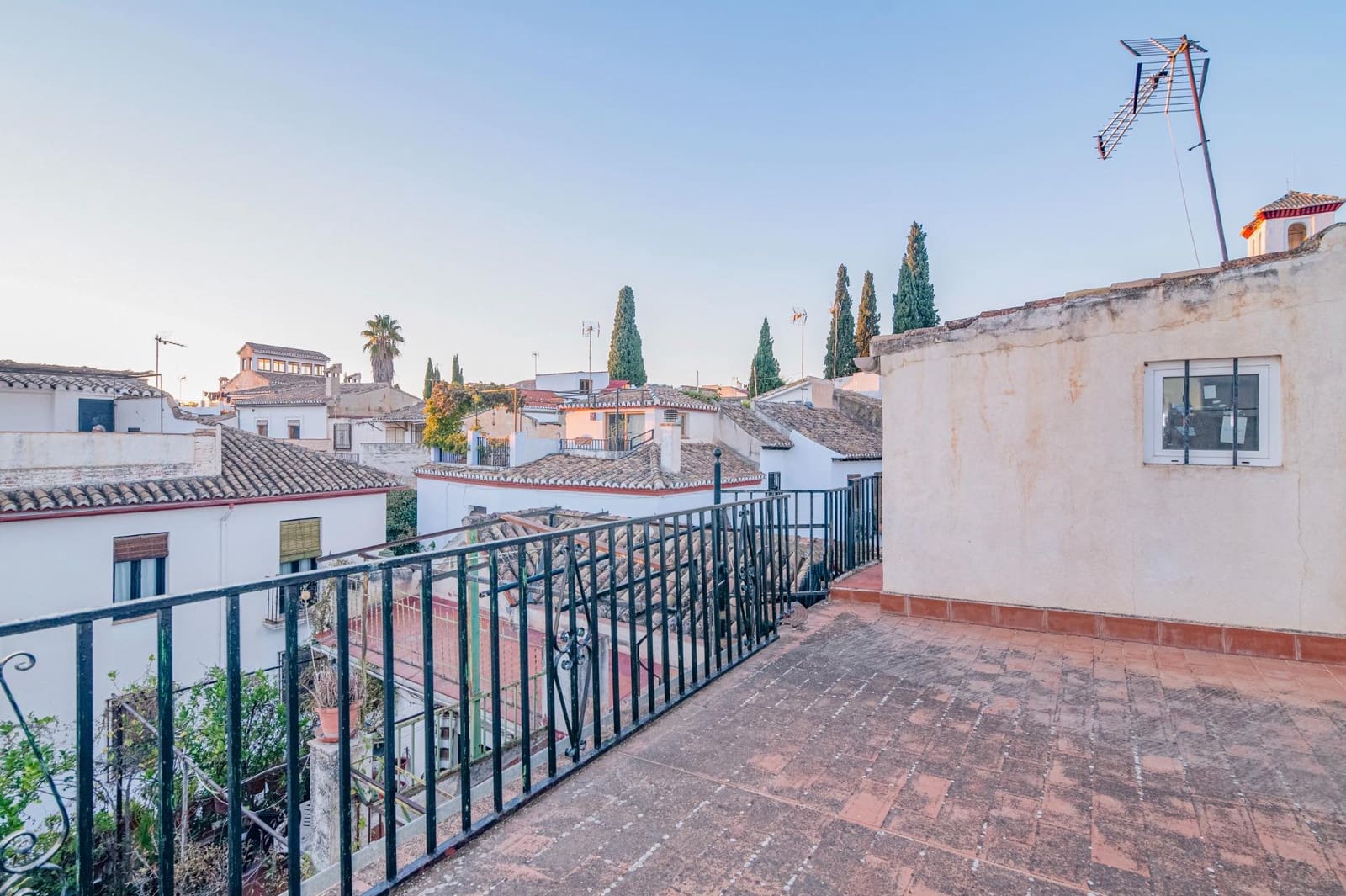 5 bedroom Townhouse for sale in Granada city with garage - € 478,000 (Ref: 10185233)