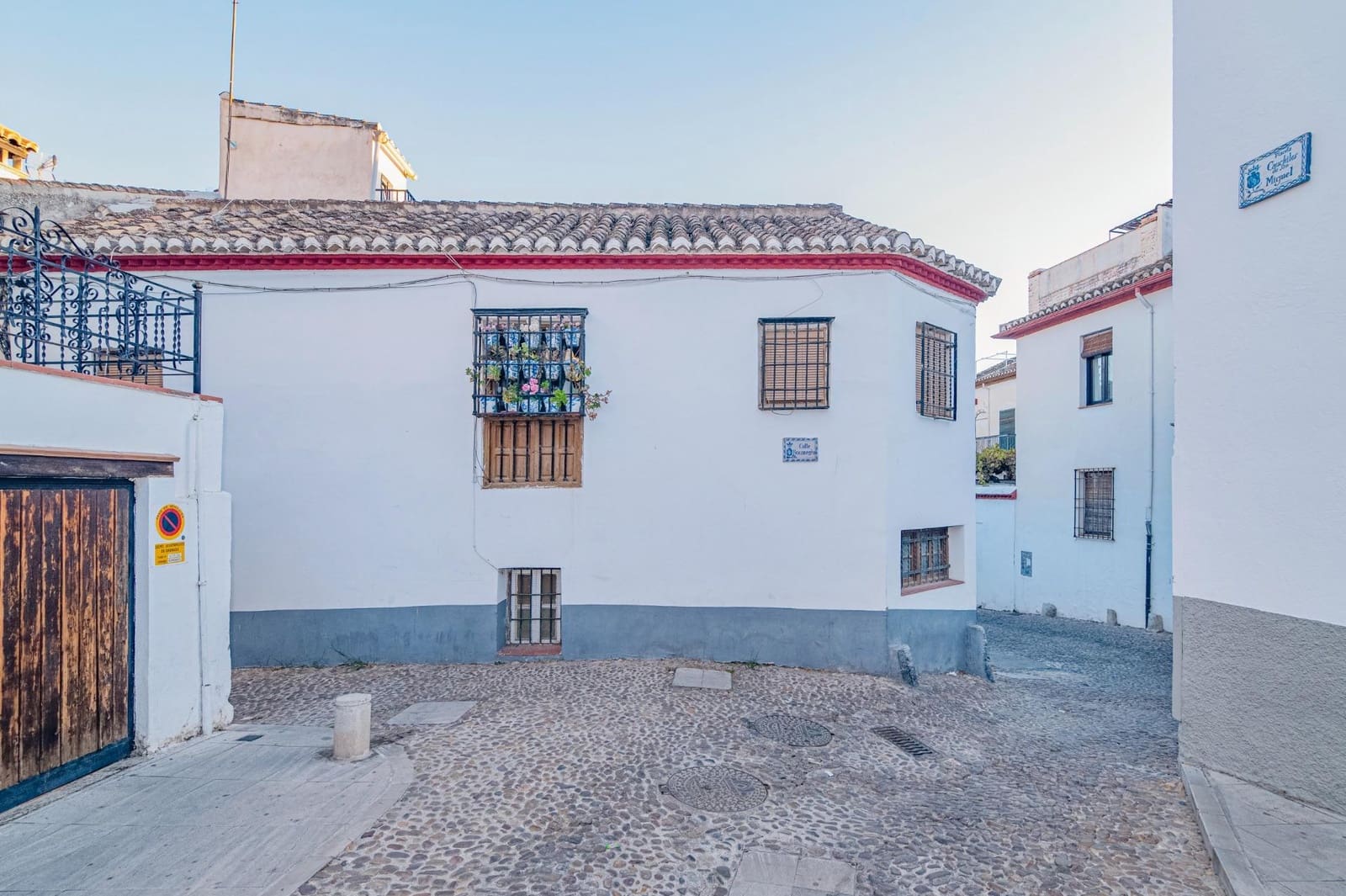 5 bedroom Townhouse for sale in Granada city with garage - € 478,000 (Ref: 10185233)
