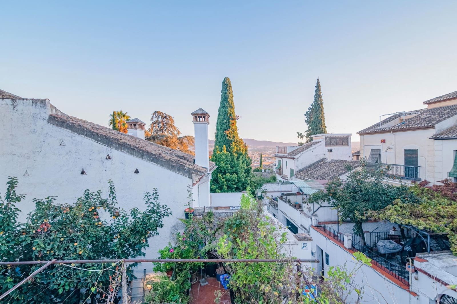 5 bedroom Townhouse for sale in Granada city with garage - € 478,000 (Ref: 10185233)