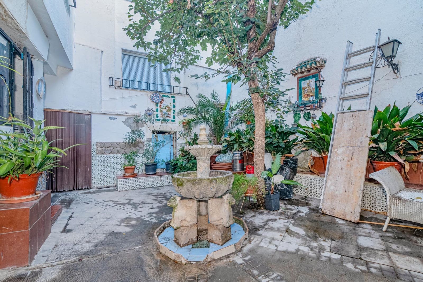 5 bedroom Townhouse for sale in Granada city with garage - € 478,000 (Ref: 10185233)