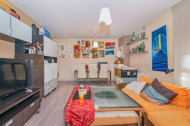 3 bedroom Flat for sale in Granada city with pool garage - € 195,000 (Ref: 10185234)